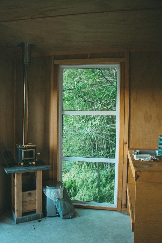 Eco-lodge sink and mini-furnace