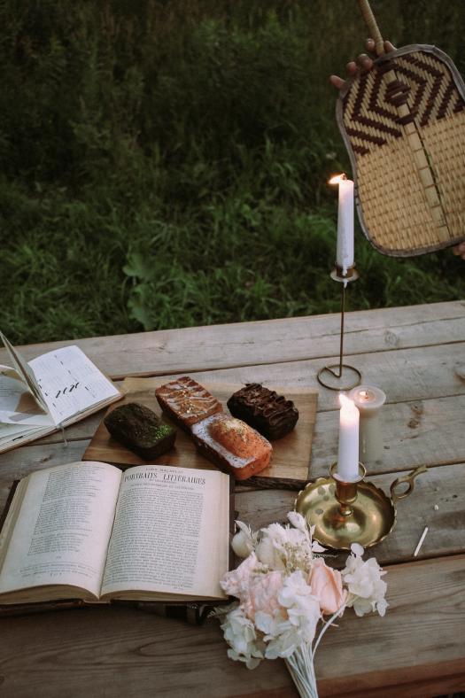 Picnic table